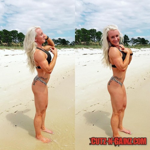 Krista Wharton (@kristabethhh), NPC Figur Fitness Model aus den USA, zeigt sexy Beachbody mit prallen Muskeln und top Bikinifigur